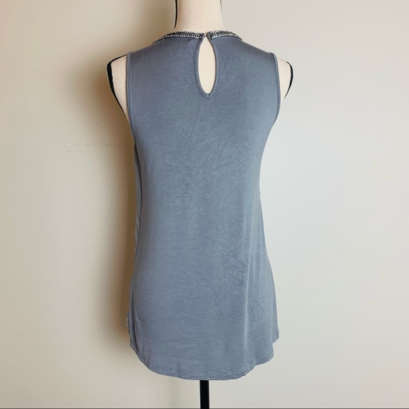 Gray Sleeveless Rhinestone Neckline Top - Picture 5 of 9